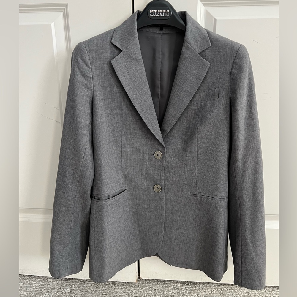 Theory Size 2 Light Gray Classic Wool Rory Tailor Two-Button Blazer Jacket.